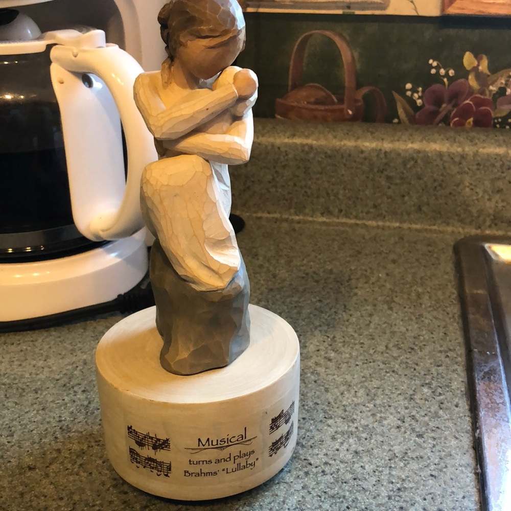 WILLOW TREE “LULLABY”